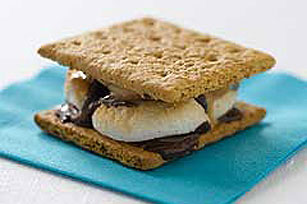 Crowd-Pleasing Peanut Butter S'mores